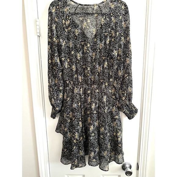 ASTR The Label Floral Faux Wrap Smocked Cuff Plunging Shirt V Neck Semi Sheer M - Picture 3 of 5